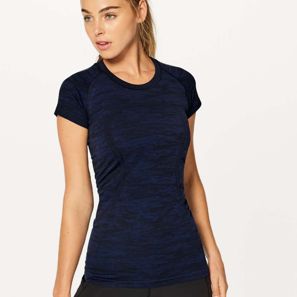Swiftly tech tee marbled black and blue
